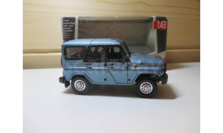 УАЗ ХАНТЕР UAZ HUNTER BAUER голубой металлик, масштабная модель, scale0