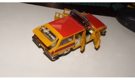 СССР - Волга эскорт  ГАЗ-2402 Аэрофлот, масштабная модель, 1:43, 1/43