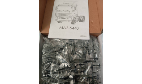 МАЗ-5440, сборная модель автомобиля, AVD Models, scale43