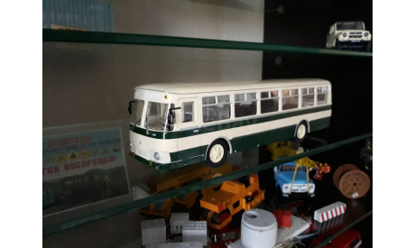 Автобус ЛиАЗ-677 бежево-зеленый Classic Bus 1:43, масштабная модель, scale43