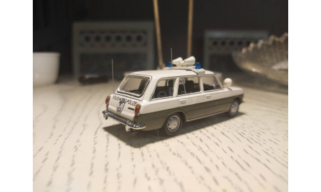 ВАЗ 2102 volkspolizei, масштабная модель, IST Models, scale43