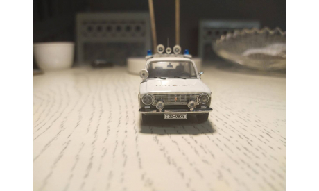 ВАЗ 2102 volkspolizei, масштабная модель, IST Models, scale43