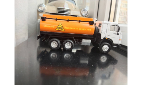 КамАЗ 54115 ’Ядовитые вещества’, масштабная модель, autobahn, scale43