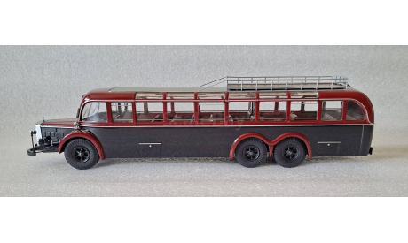 Автобус Mercedes-Benz O 10000 (PremiumClassiXXs), масштабная модель, scale43