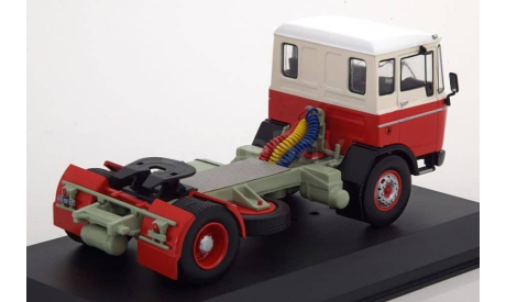 DAF 2600 - 1970, Red/White, масштабная модель, IXO, scale43