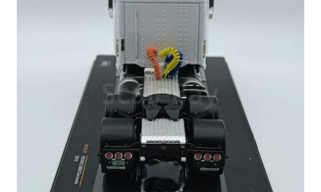 FREIGHTLINER Coronado (2012), white/gold, масштабная модель, IXO, scale43