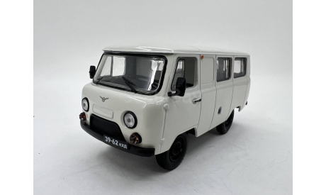 УАЗ-452   (IST models Восточно-европейская серия), масштабная модель, 1:43, 1/43