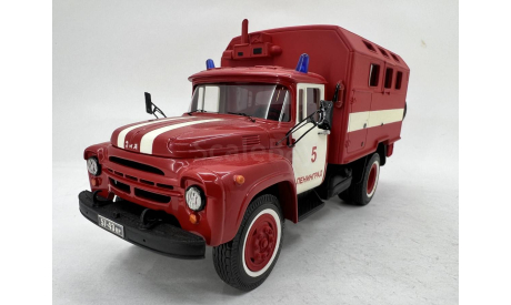 SL122А автомобиль технической службы на шасси ЗИЛ-130 пожарный вариант (СарЛаб), масштабная модель, scale43