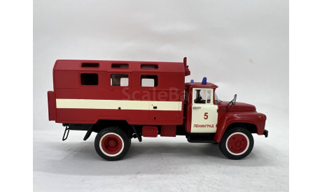 SL122А автомобиль технической службы на шасси ЗИЛ-130 пожарный вариант (СарЛаб), масштабная модель, scale43