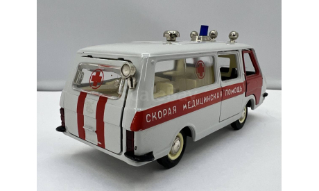 А27 РАФ-М-22031 медицинская, масштабная модель, Агат/Моссар/Тантал, scale43