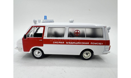 РАФ-22031 скорая медицинская помощь (серия «Автомобили на службе»), масштабная модель, Автомобиль на службе, журнал от Deagostini, 1:43, 1/43