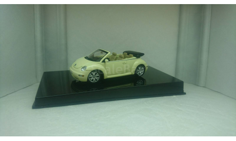 Volkswagen New Beetle Cabriolet 2003 Mellow Yellow, масштабная модель, Autoart, scale43