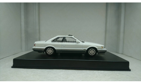 Nissan Leopard Ultima F31 1988 white/gray, масштабная модель, AOSHIMA, scale43
