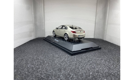 Opel Insignia Hatchback 2008 pannacotta, редкая масштабная модель, Schuco, scale43
