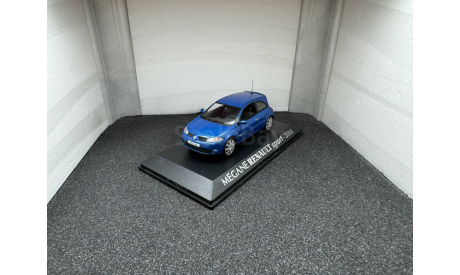 Renault Megane Sport 2004 blue metallic, редкая масштабная модель, Universal Hobbies, scale43