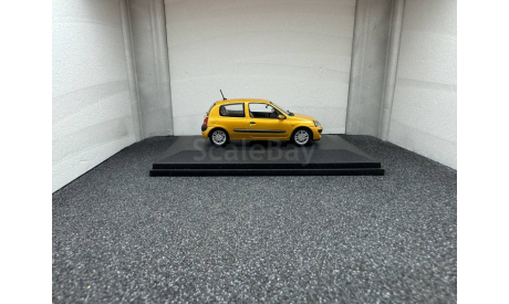 Renault Clio 2 Privilege 1998 sunny yellow, редкая масштабная модель, Universal Hobbies, scale43