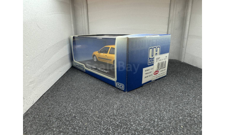 Renault Clio 2 Privilege 1998 sunny yellow, редкая масштабная модель, Universal Hobbies, scale43