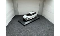 Ford Focus Rs 2009 frost-weiss, редкая масштабная модель, Minichamps, scale43