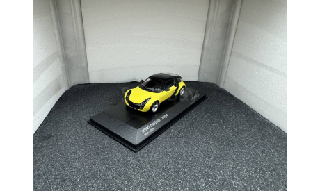 Smart roadster-coupe 2003 shine yellow, редкая масштабная модель, Minichamps, scale43