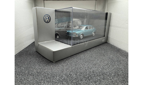 Volkswagen 411 Typ 4 1968-1972 turqoise blue metallic, редкая масштабная модель, Minichamps, scale43