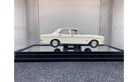 Ford Falcon XT GT 1968 polar white, редкая масштабная модель, Classic Carlectables, 1:43, 1/43