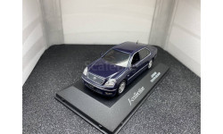 Toyota Celsior dark metallic blue
