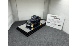 Ford V8 1933 Coupe Washington blue