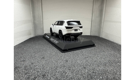 Lexus LX600 ’F Sport’ white nova G.F., редкая масштабная модель, Kyosho, scale43