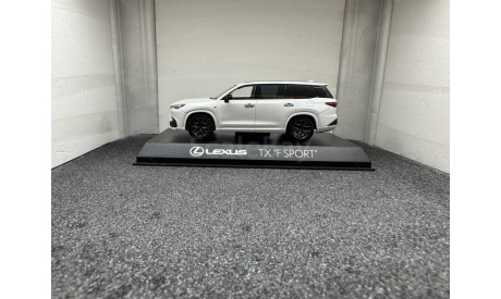 Lexus TX 500h F Sport Performance platinum white, редкая масштабная модель, Kyosho, scale43