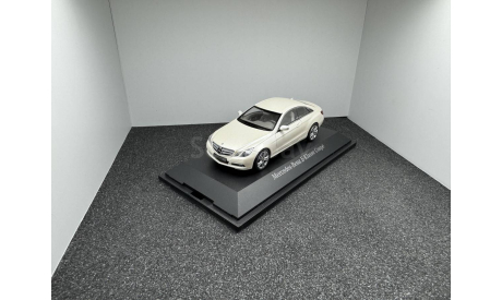Mercedes-Benz E-klasse coupe C207 2009 diamantweiis, редкая масштабная модель, Schuco, scale43