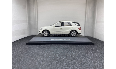 Mercedes-Benz M-Klasse W164 2005 calcit white uni, редкая масштабная модель, Minichamps, scale43