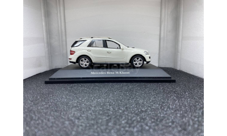 Mercedes-Benz M-Klasse W164 2005 calcit white uni, редкая масштабная модель, Minichamps, scale43