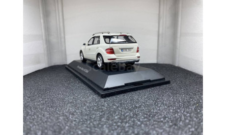 Mercedes-Benz M-Klasse W164 2005 calcit white uni, редкая масштабная модель, Minichamps, scale43