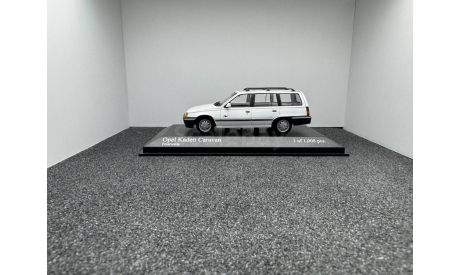 Opel Kadett E Caravan 1989 white, редкая масштабная модель, Minichamps, scale43
