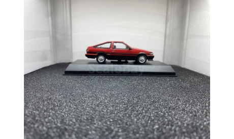 Toyota Corolla Levin AE86 red/black, редкая масштабная модель, Kyosho, scale43