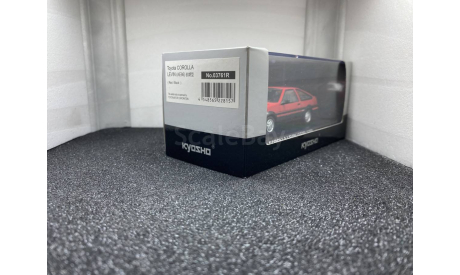 Toyota Corolla Levin AE86 red/black, редкая масштабная модель, Kyosho, scale43
