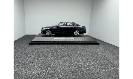 Mercedes-Benz E-Klasse W212 Avantgarde tansanitblau-met. , редкая масштабная модель, Schuco, scale43