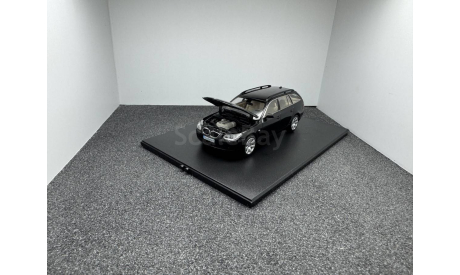BMW 5 Touring E61 2004 saphirschwarzmet., редкая масштабная модель, Kyosho, scale43