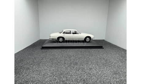 Jaguar XJ12 Series II cream, редкая масштабная модель, Minichamps, scale43