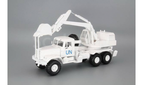 КрАЗ-255Б1 ЭОВ-4421 Экскаватор ООН (UN), масштабная модель, Наш Автопром, scale43
