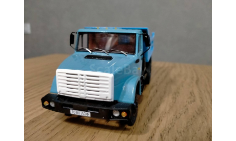 ЗИЛ 4421 Самосвал (AVD / CCM) с дефектом, масштабная модель, scale43
