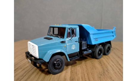 ЗИЛ 4421 Самосвал (AVD / CCM) с дефектом, масштабная модель, scale43