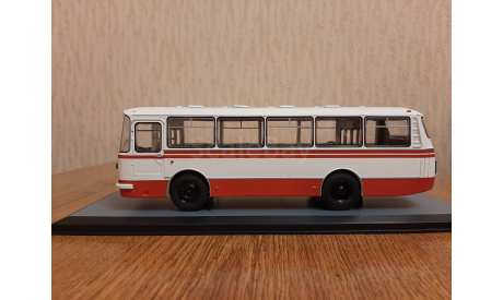 Масштабная модель ЛАЗ-695Н бело-красный, масштабная модель, Classicbus, scale43