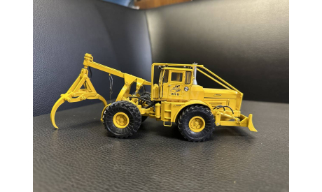 Кировец К-701 Миниград, масштабная модель, 1:43, 1/43