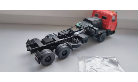 МЗКТ-6906 крановоз Volat, масштабная модель, scale43