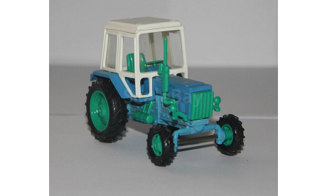 Трактор МТЗ-82.Зеленый обвес.Пластик., масштабная модель, scale43