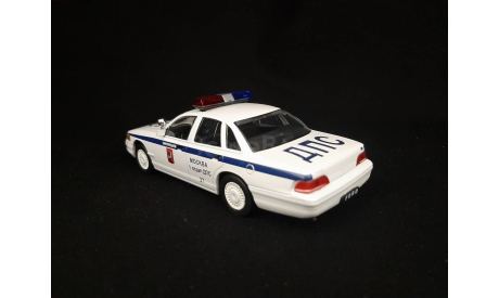 Ford Crown Victoria police set, масштабная модель, Bauer/Cararama/Hongwell, scale43