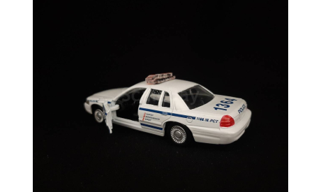 Ford Crown Victoria police set, масштабная модель, Bauer/Cararama/Hongwell, scale43