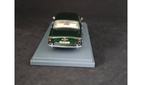 Bentley T1 SALOON GREEN METAL 1974, масштабная модель, Neo Scale Models, scale43