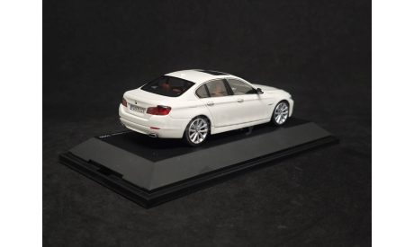 BMW 5-SERIES 550i (F10) 2010, масштабная модель, Schuco, scale43